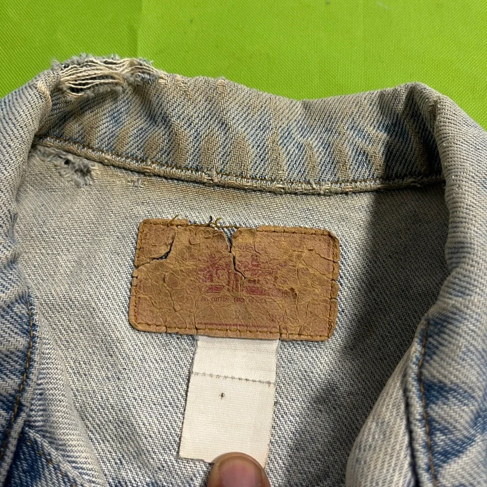 Levis Type 3 Vintage Denim Trucker Jacket Light Wash Made in USA Mens Small